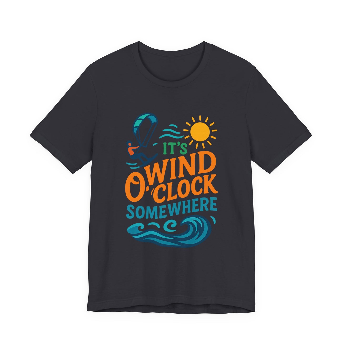 Kitesurf T-Shirt – „It’s Wind O’Clock Somewhere“ | WindSoul Surf Shirt für Wind-Liebhaber