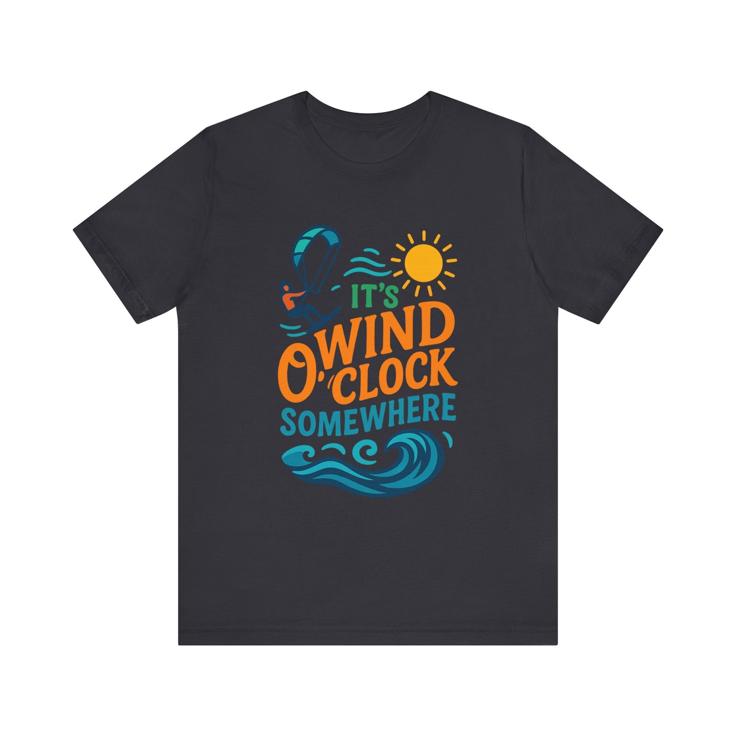 Kitesurf T-Shirt – „It’s Wind O’Clock Somewhere“ | WindSoul Surf Shirt für Wind-Liebhaber